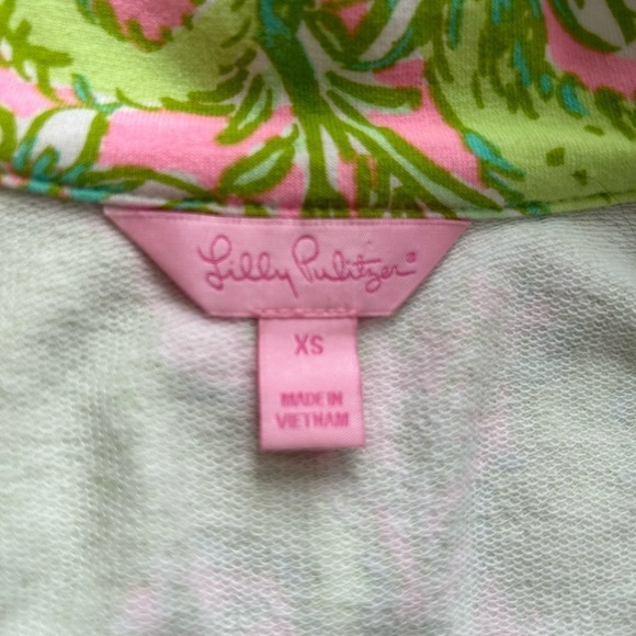 Lilly Pulitzer Skipper Popover Lace Sleeve 
Pelican Pink Chimply Chic 
Size XS - Picture 2 of 7